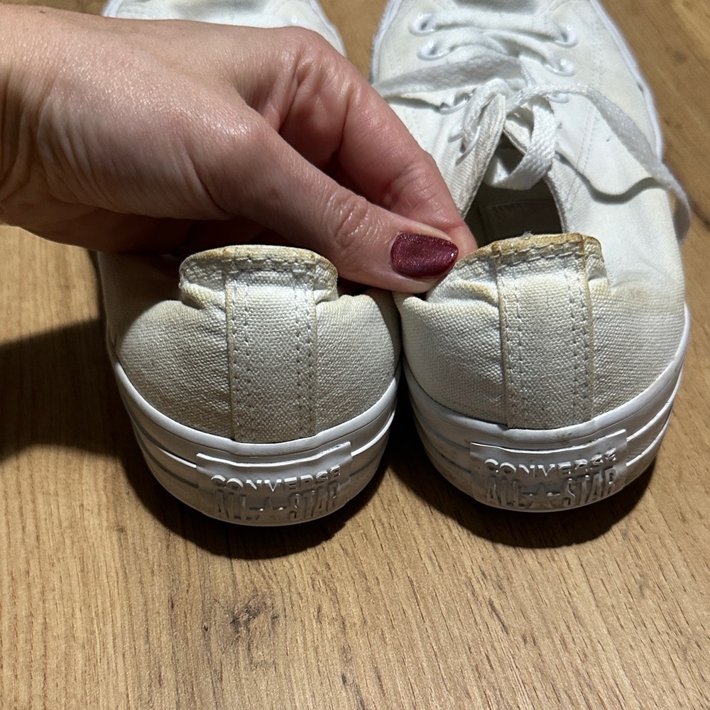 Classic all White converse chuck Taylor’s women 8 - Picture 2 of 8